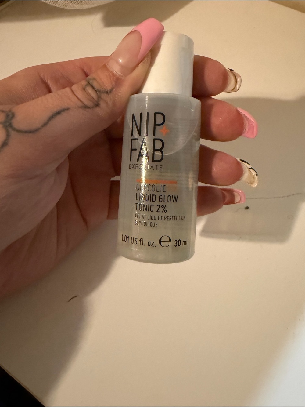 Glycolic Fix Liquid Glow Exfoliating Toner - White - Picture 3 of 4